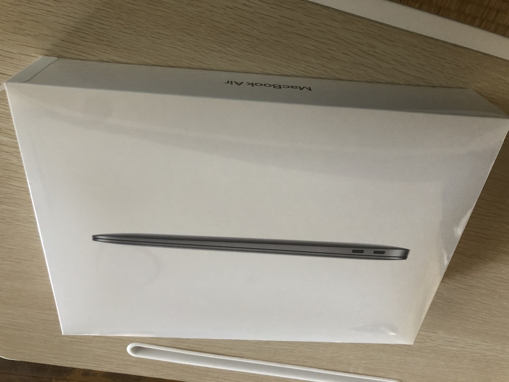 MacBook Air (M1, 2020)開封前のお姿
